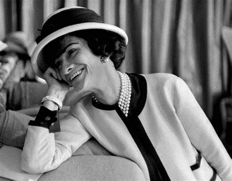 La Giacca Chanel: icona di stile ed eleganza senza tempo